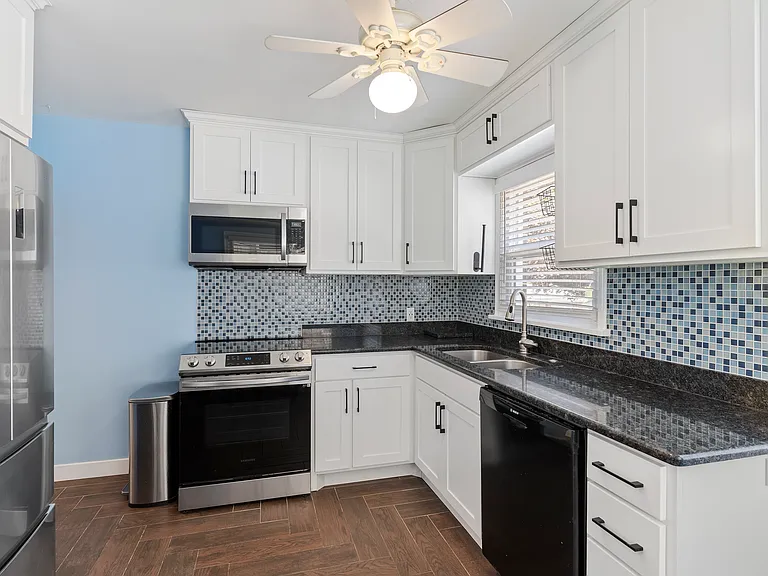 3846 S Madison Ave — Photo 10