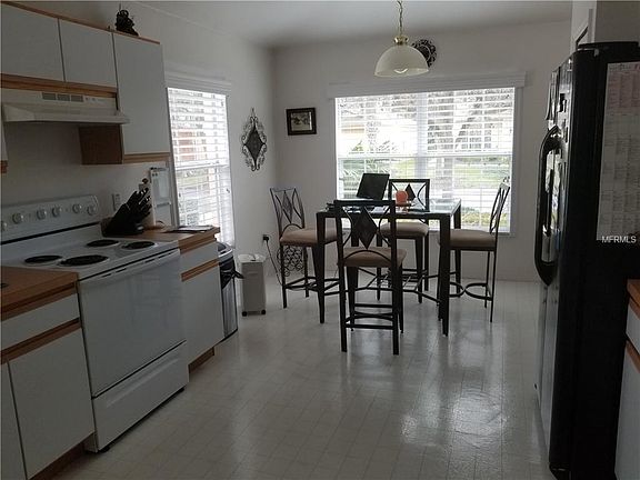 5th image of 579 Vineyard Way