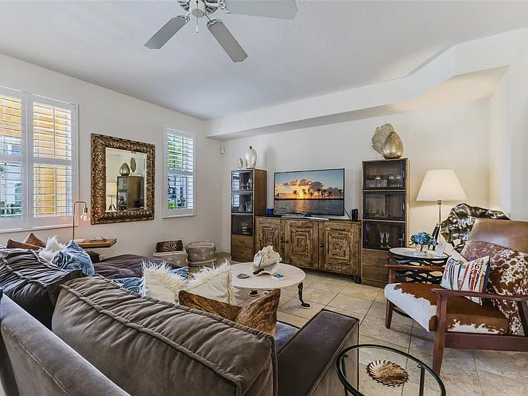 1564 Napoli Dr W — Photo 3