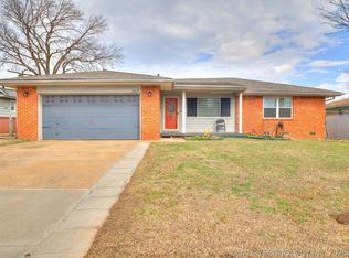 2415 W 45th Pl, Tulsa, OK 74107