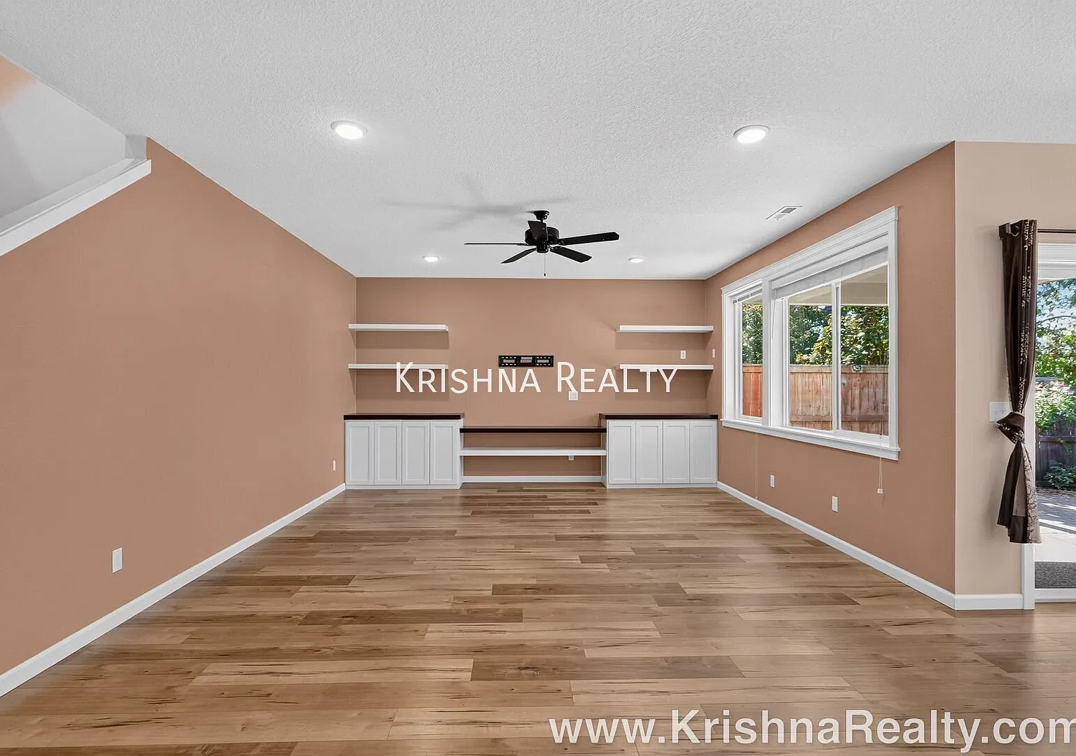 Beautiful 4-Bedroom | 3-Bathroom Single-Family Home | On a Spacious Corner Lot | Located in Charm... — Photo 3