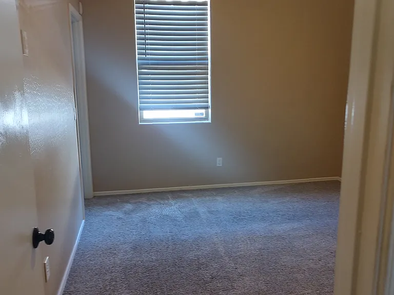 7017 W Saint Catherine Ave — Photo 11