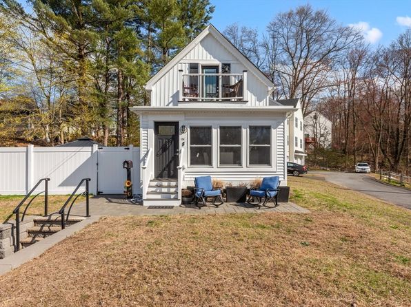 134 Edgewood Ave, Methuen, MA 01844