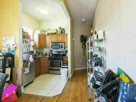 4th image of 90 Putman Ave #2