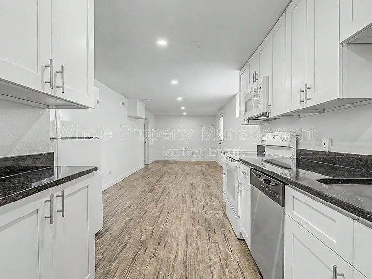 4205 S Lincoln St — Photo 12