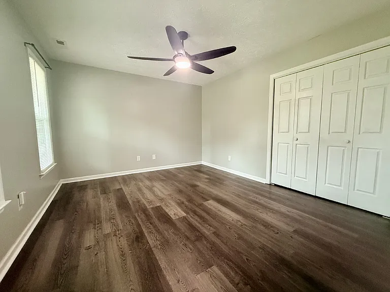632 Bromsworth Trl — Photo 16