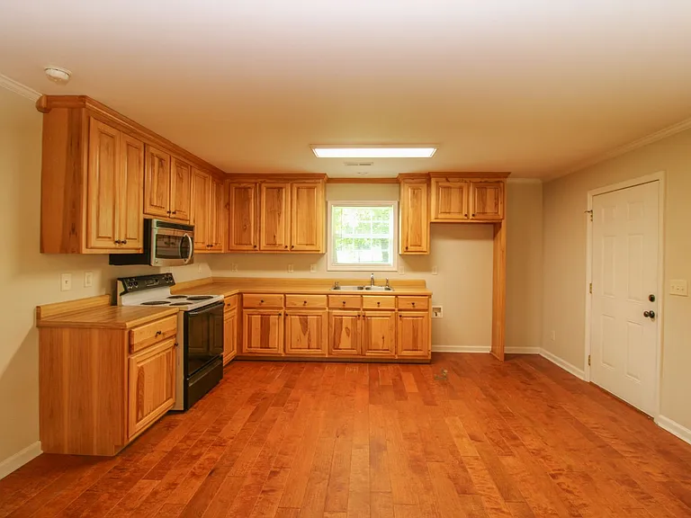 210 Wood St — Photo 11