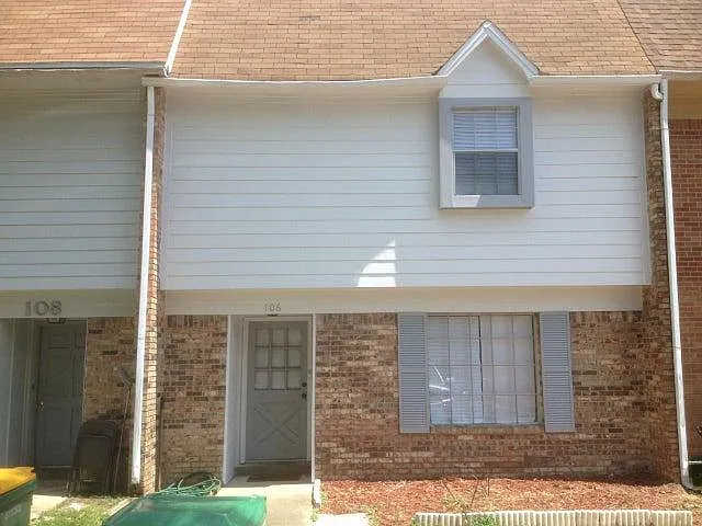 106 Valencia Dr