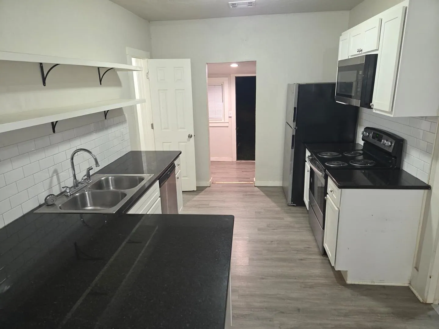 413 E Washington Ave - 413 E Washington Ave Unit B — Photo 1