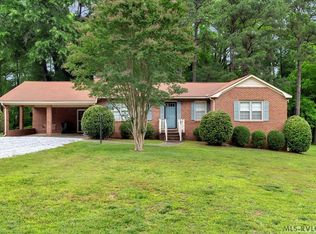 1214 Tanglewood Dr, South Hill, VA 23970