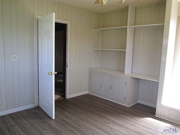 4th image of 18687 E Main St