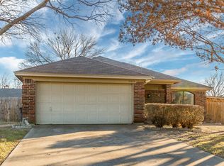 10205 Little Fox Ct, Fort Worth, TX 76108