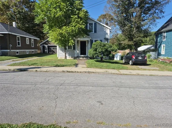 7 Preston St, Earlville, NY 13332