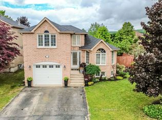 30 McAvoy Dr, Barrie, ON L4N 0P8