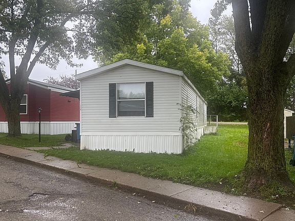 2nd image of 1114 Carondelet Rd