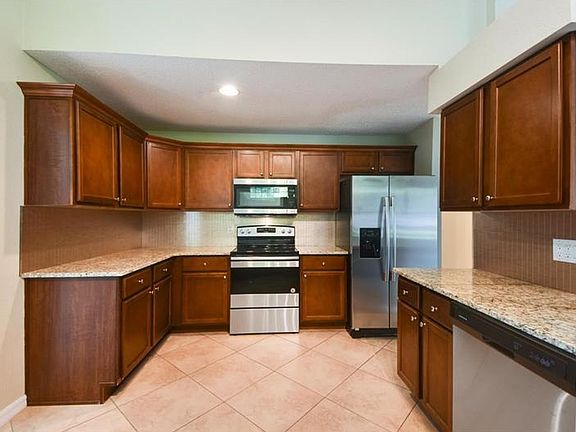 3rd image of 7919 Beechdale Ct