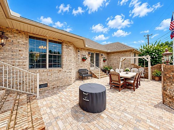 4th image of 1 Willowtree Dr