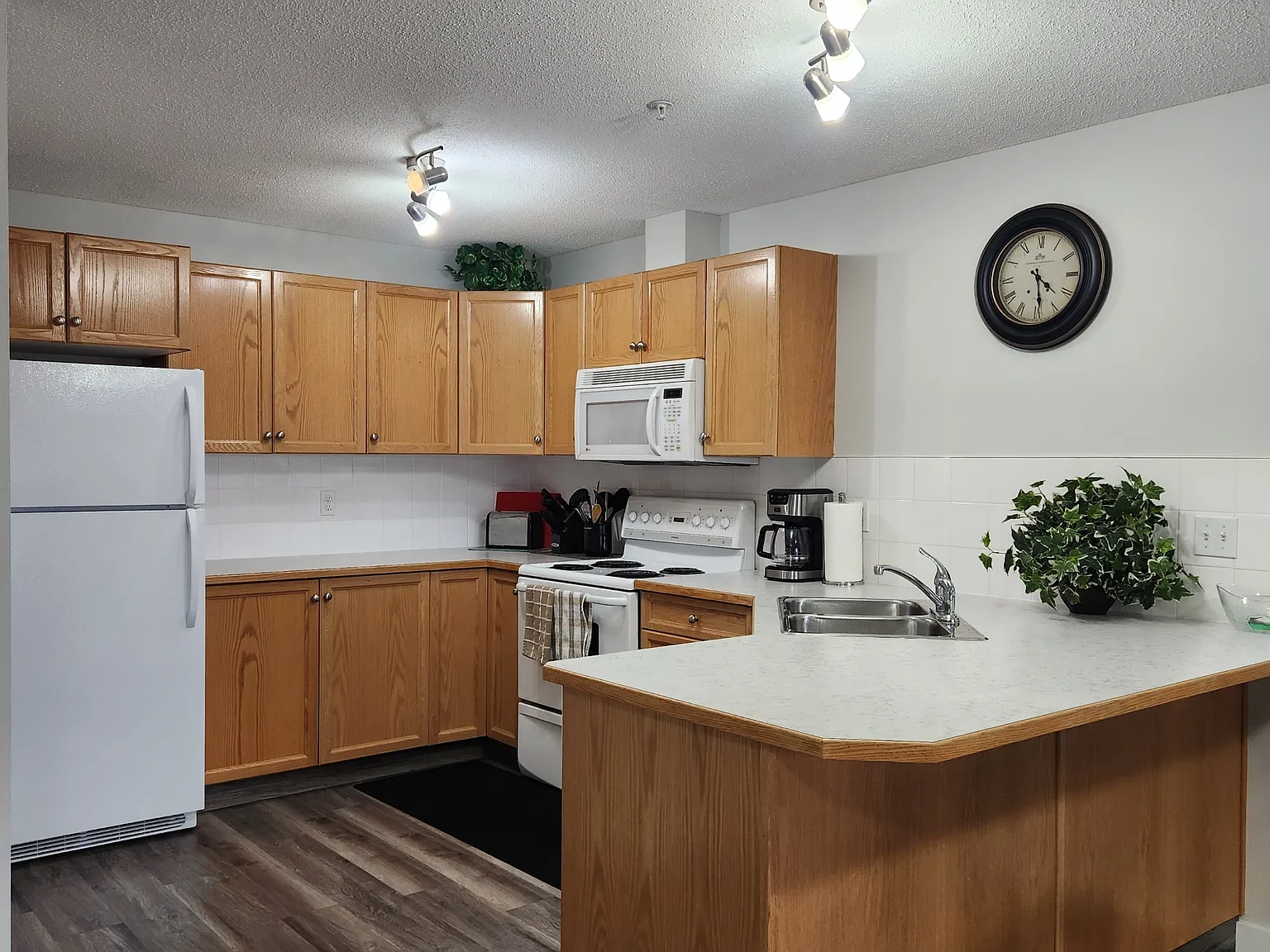 1 bed, 700 sqft, $2,495 — Photo 2