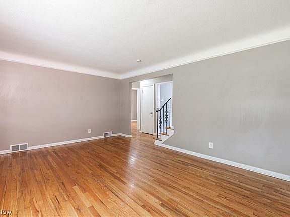 3rd image of 21621 Ivan Ave
