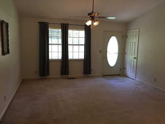 5th image of 350 Lakeview Dr