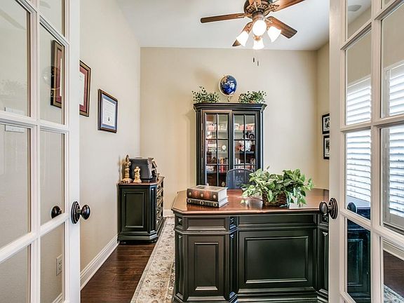 4th image of 2610 Melbourne Ct