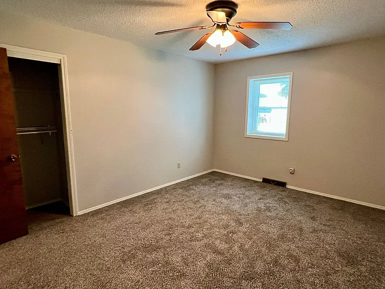 903 E Cambridge St — Photo 12