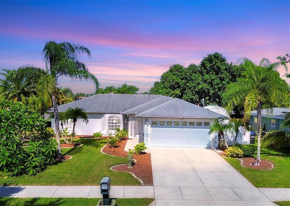 1st image of 1015 VENETIAN PARKWAY
