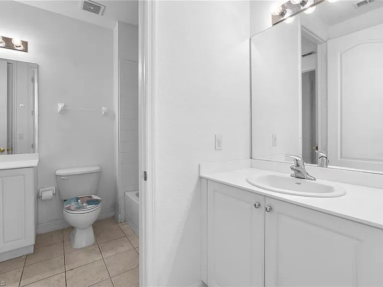 6010 Jonathans Bay Cir #102 — Photo 19