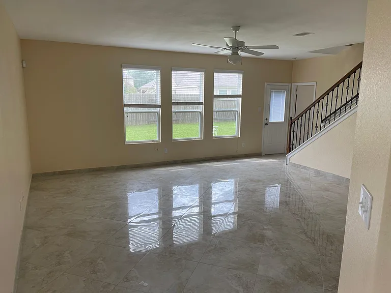 2810 Hazelwood Dr — Photo 5