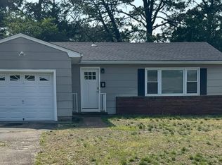 6 Cambridge Ct, Toms River, NJ 08757