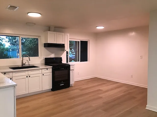 13408 Glenoaks Blvd — Photo 30