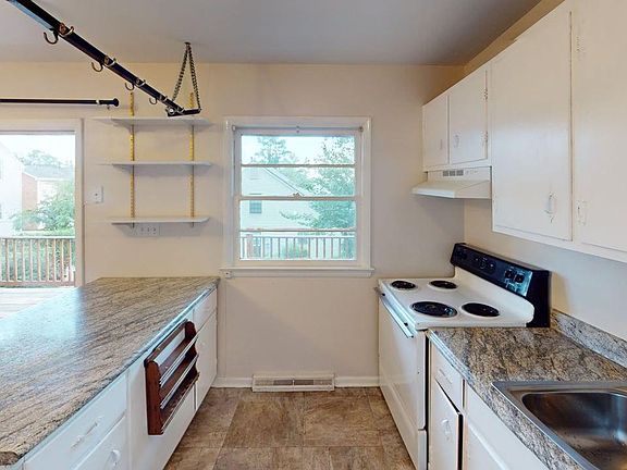 3rd image of 130 Apple Tree Rd APT B