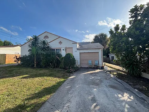 804 Ridgewood Dr #2 Photo 1