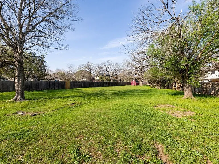 1805 White Oak Cv — Photo 28