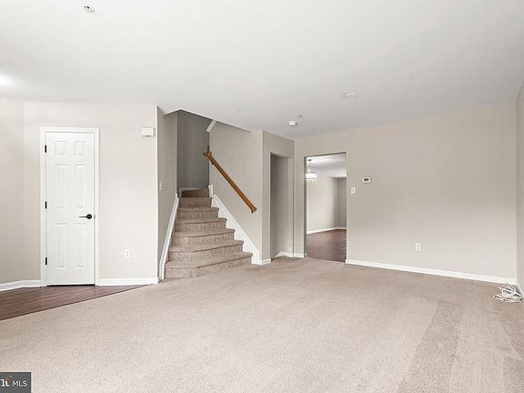 4th image of 767 Shallow Ridge Ct