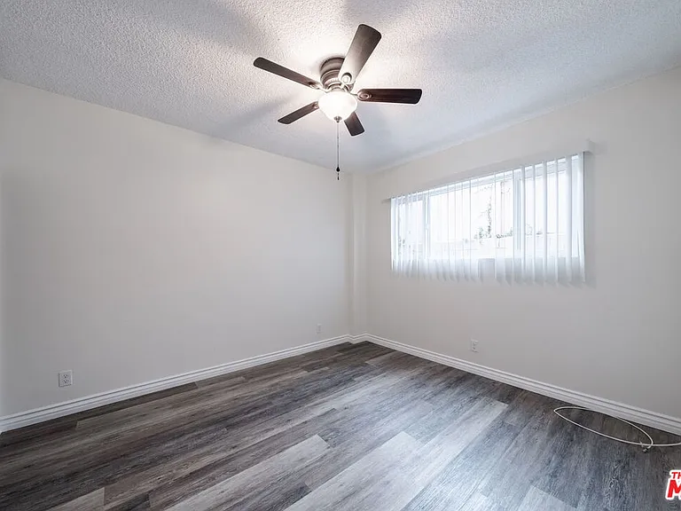13343 Victory Blvd #4 — Photo 7