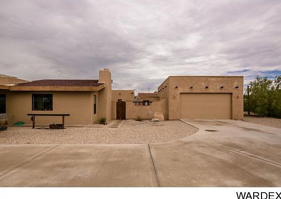 4th image of 3870 Highlander Ave
