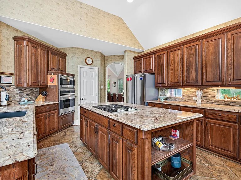 4633 Oak Shores Dr — Photo 12