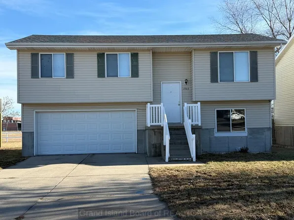 1903 Santa Anita Dr, Grand Island, NE 68801