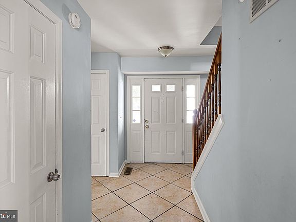 5th image of 247 N Caroline Pl