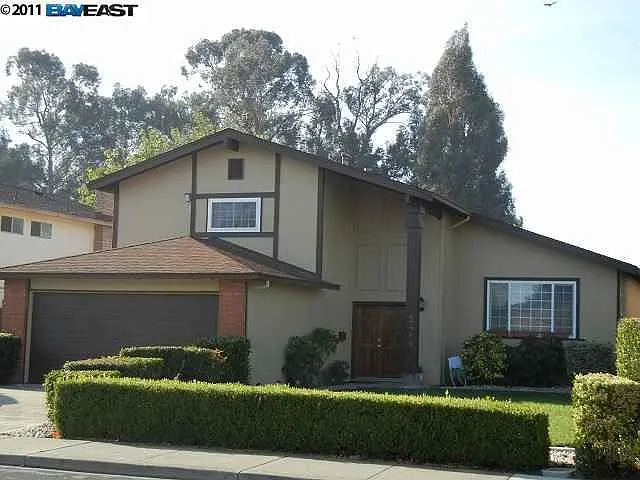 5419 Charlotte Way photo 1