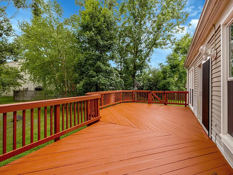 814 Autumn Breeze Ct — Photo 26