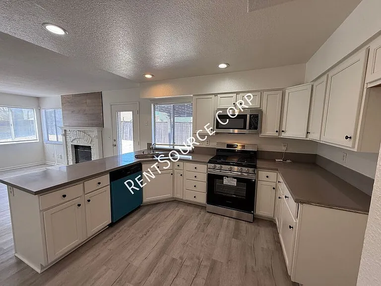 3559 E Avenue R14 — Photo 7