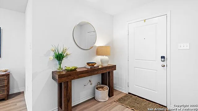 3 bed, 2.5 bath, 2100 sqft, $1,995 — Photo 3