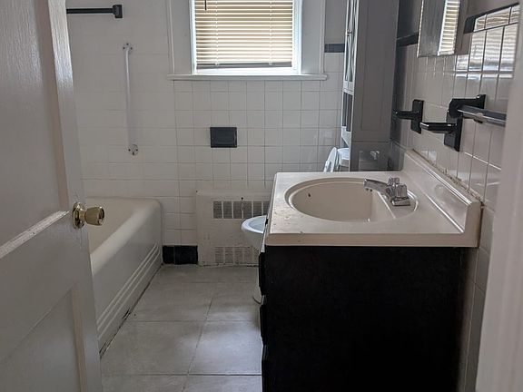 3rd image of 5901 Hewitt Dr