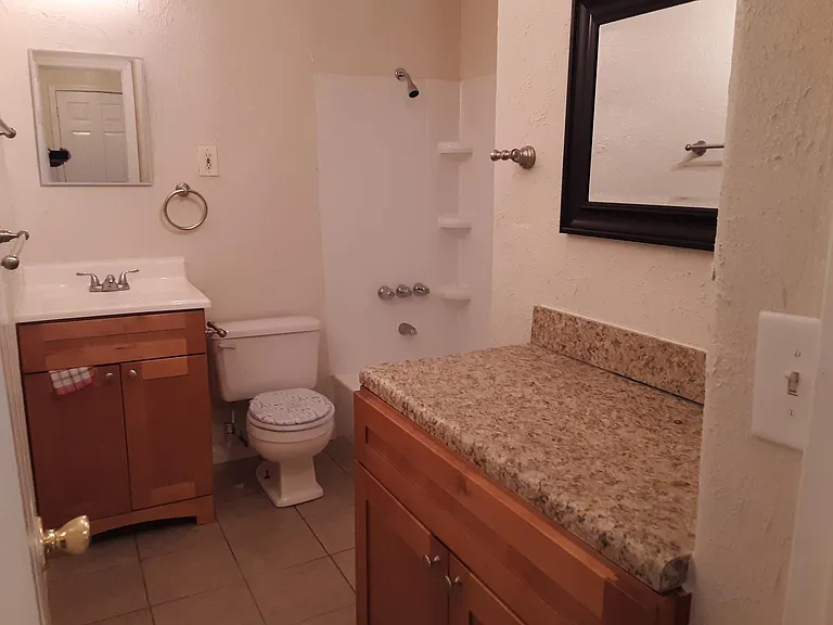 701 Alexander St — Photo 4