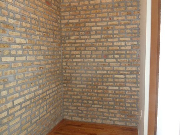 3rd image of 6150 N Winthrop Ave APT 104
