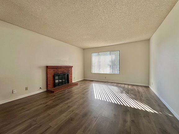 5th image of 18393 Carriage Dr