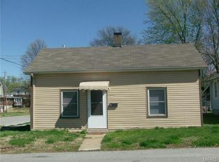 220 N 10th St, Saint Charles, MO 63301