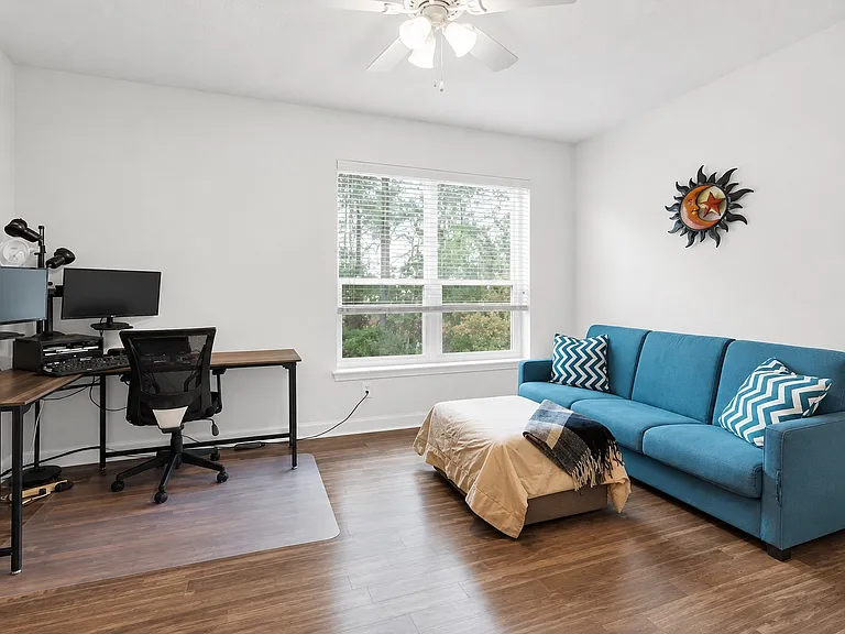 4496 Congressional Dr — Photo 8